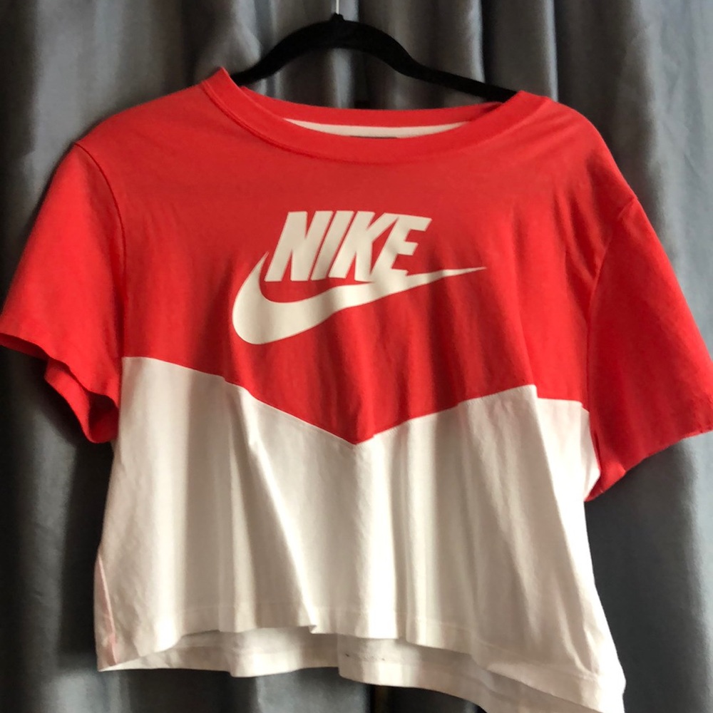 Cropped tee
